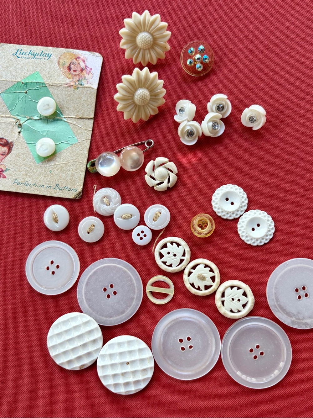 Vintage Mixed Button Lot - Multicolor Assortment. Plus others - Picture 7 of 13
